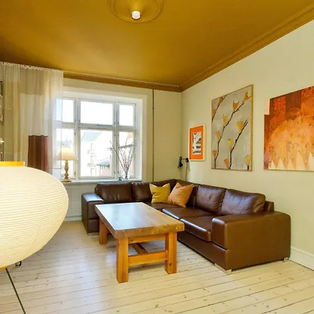 Spacious Flat With Balcony In Norrebro * Копенгаген