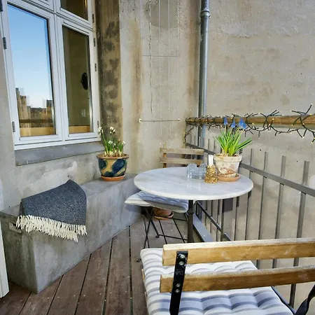 Spacious Flat With Balcony In Norrebro *